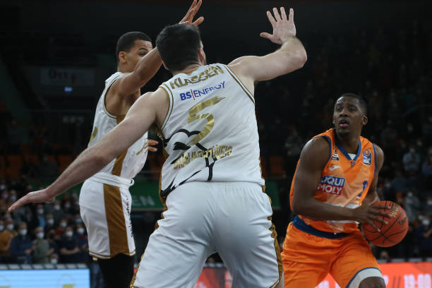 现为棋盘上 现为棋盘上